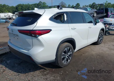 2022 Toyota Highlander Xle из США, поврежденный, VIN 5TDHZRBH6NS172134